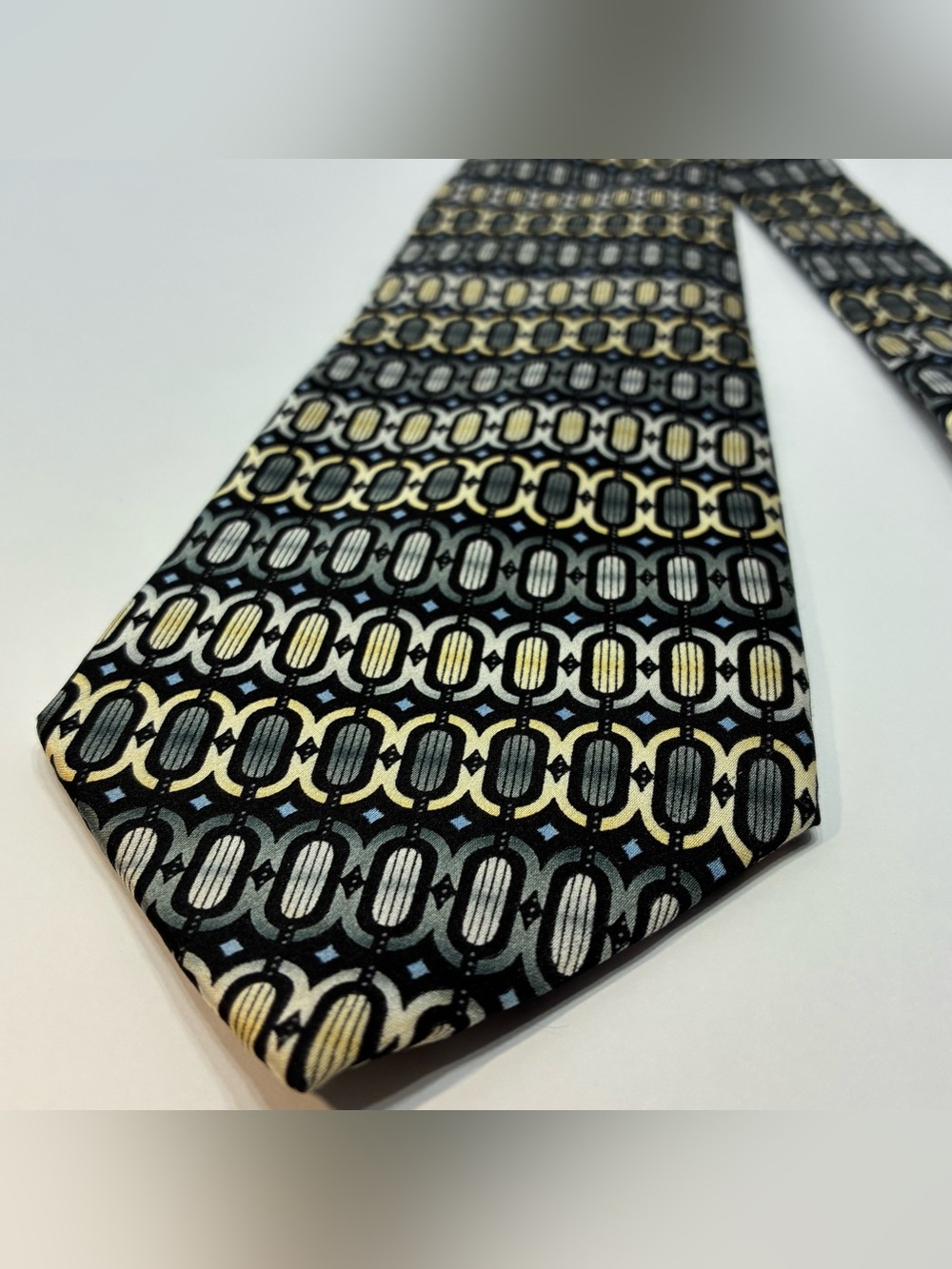 Carlos Devenezia Classic Geometric Men's Tie in Black & Gold 100% Silk-Handmade